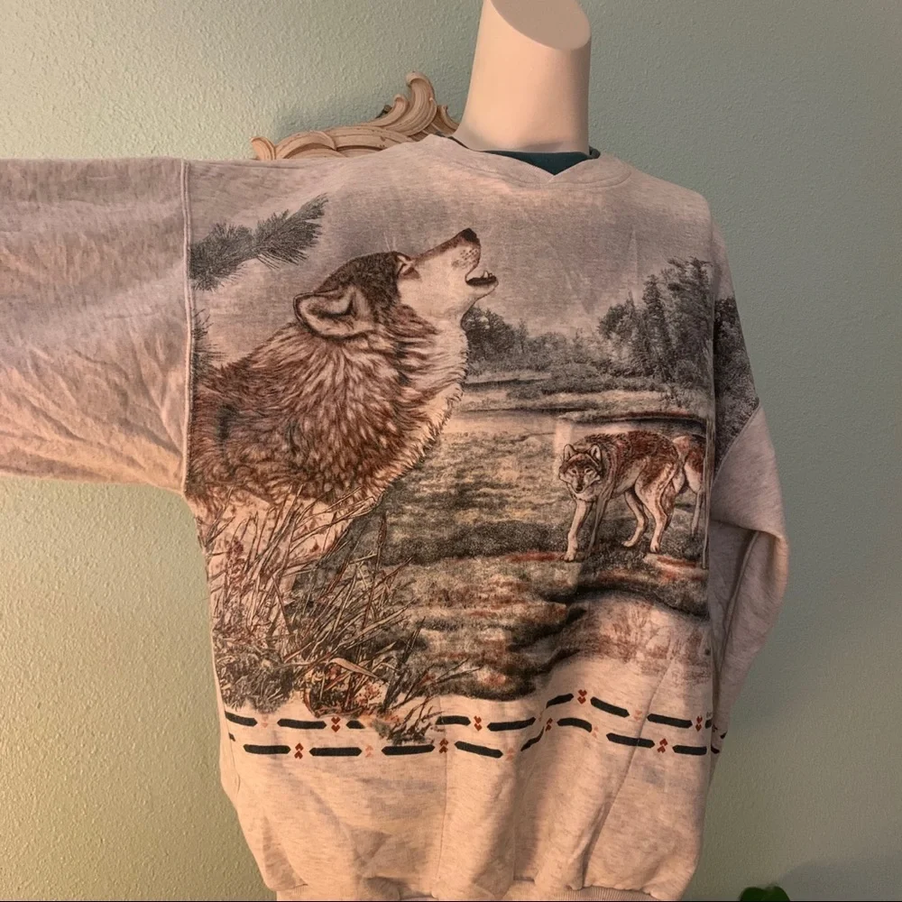 ๐บ Art Unlimited Wolf Sweatshirt ๐บ - Picture 2 of 9